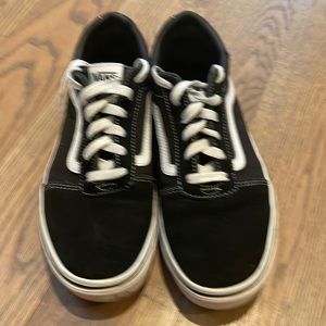 Vans black lace up sneakers size US youth 6